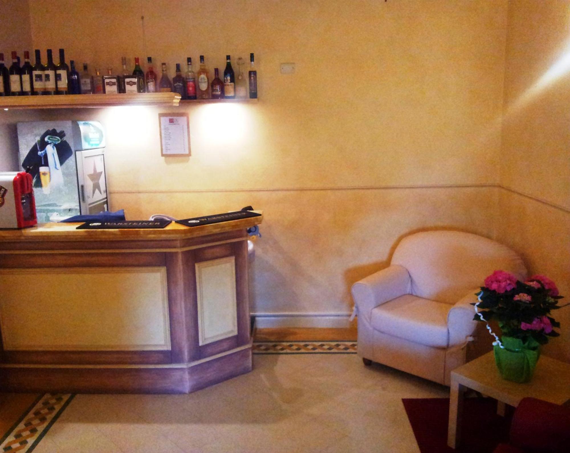 Hotel Sextum Bientina エクステリア 写真