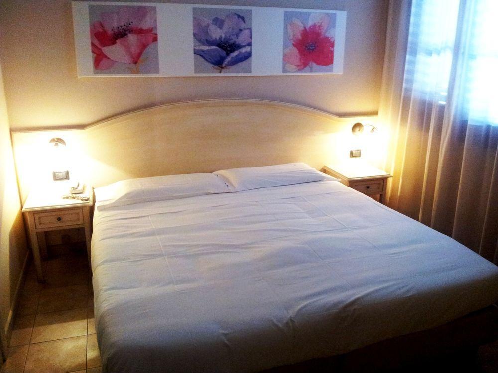 Hotel Sextum Bientina エクステリア 写真