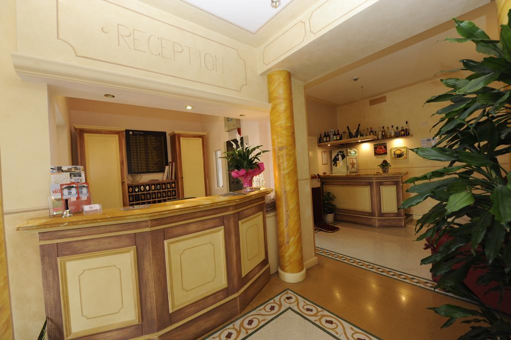 Hotel Sextum Bientina エクステリア 写真